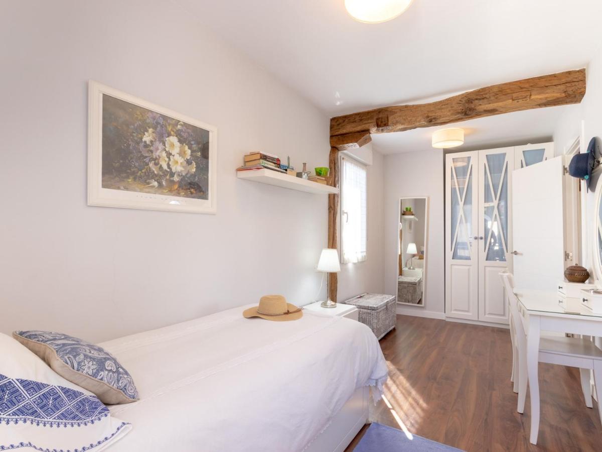 Apartment By Aston