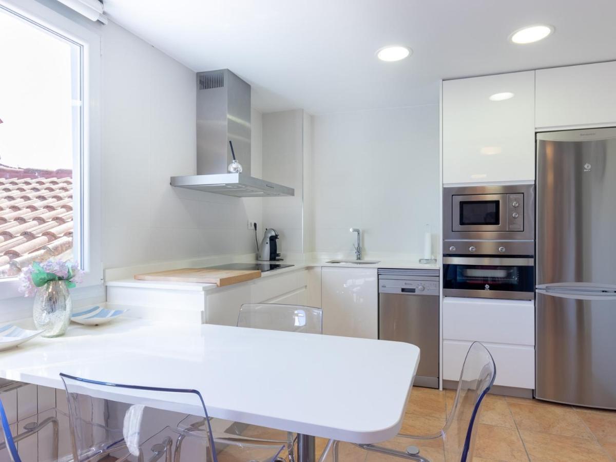 By Aston Apartment *